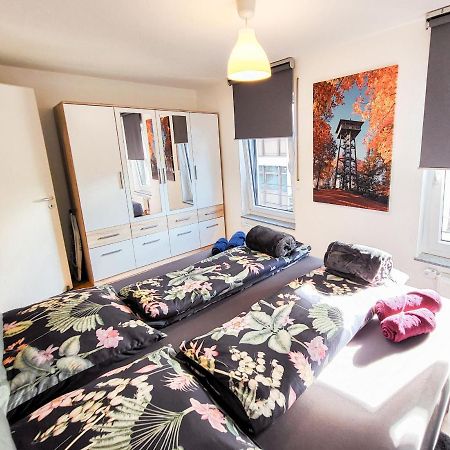 Zentrale Ferienwohnung In Aalen City Mit 4-Sternen Extérieur photo