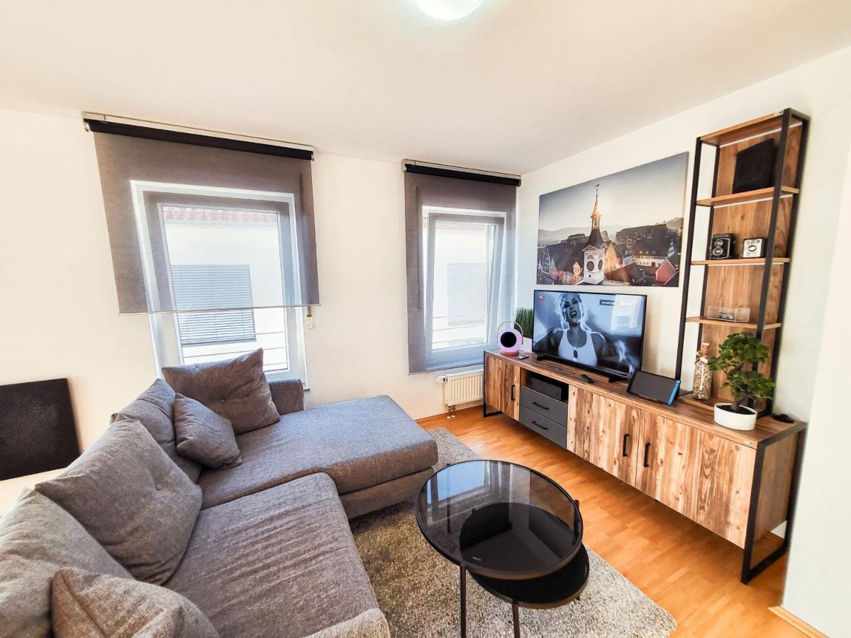 Zentrale Ferienwohnung In Aalen City Mit 4-Sternen Extérieur photo