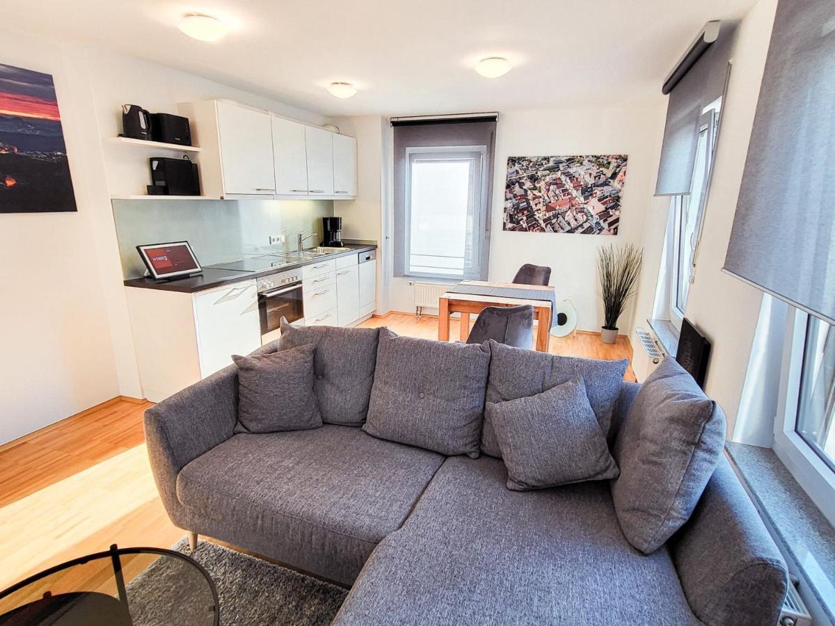Zentrale Ferienwohnung In Aalen City Mit 4-Sternen Extérieur photo